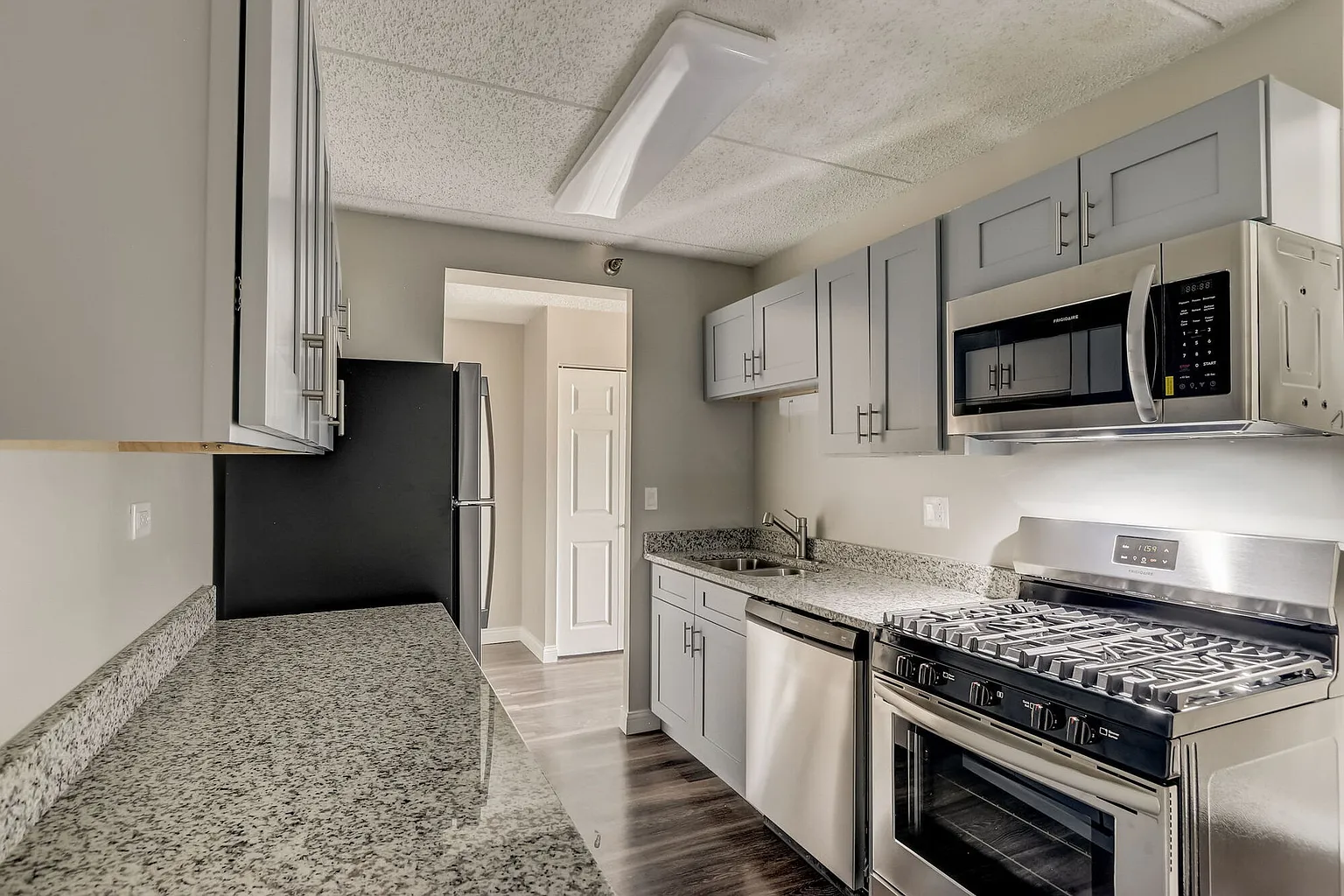5021 Valley Ln #11028981 photo 1