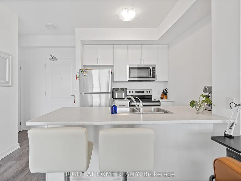 450 Dundas St E #804 — Photo 2