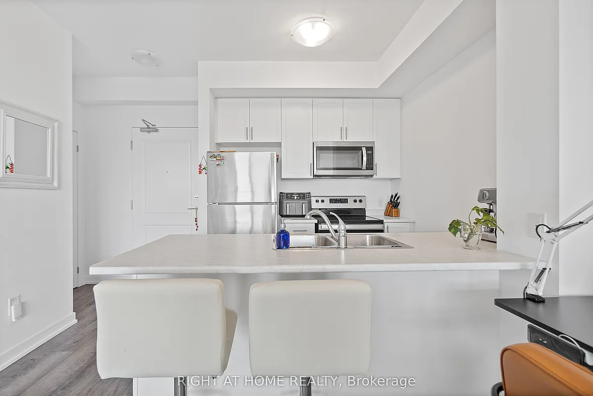 Building Photo - 450 Dundas St E #804