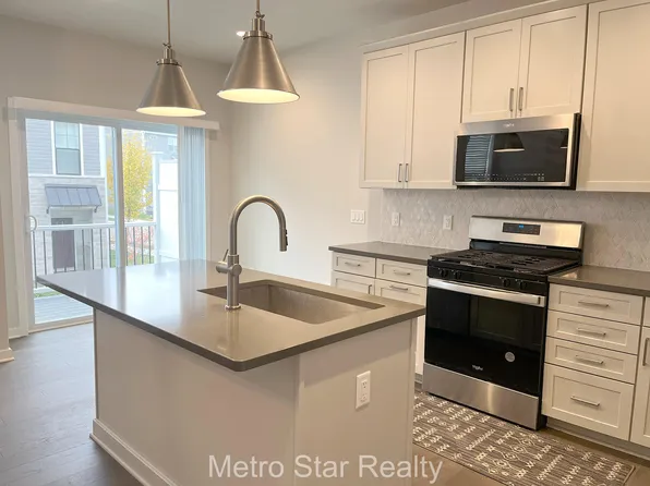 2901 Corston Rd, Ann Arbor, MI 48105