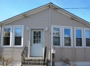 15 Fellows Ave, Hampton, NH 03842