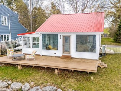 10483 Willow Ln, Lyndonville, NY, 14098