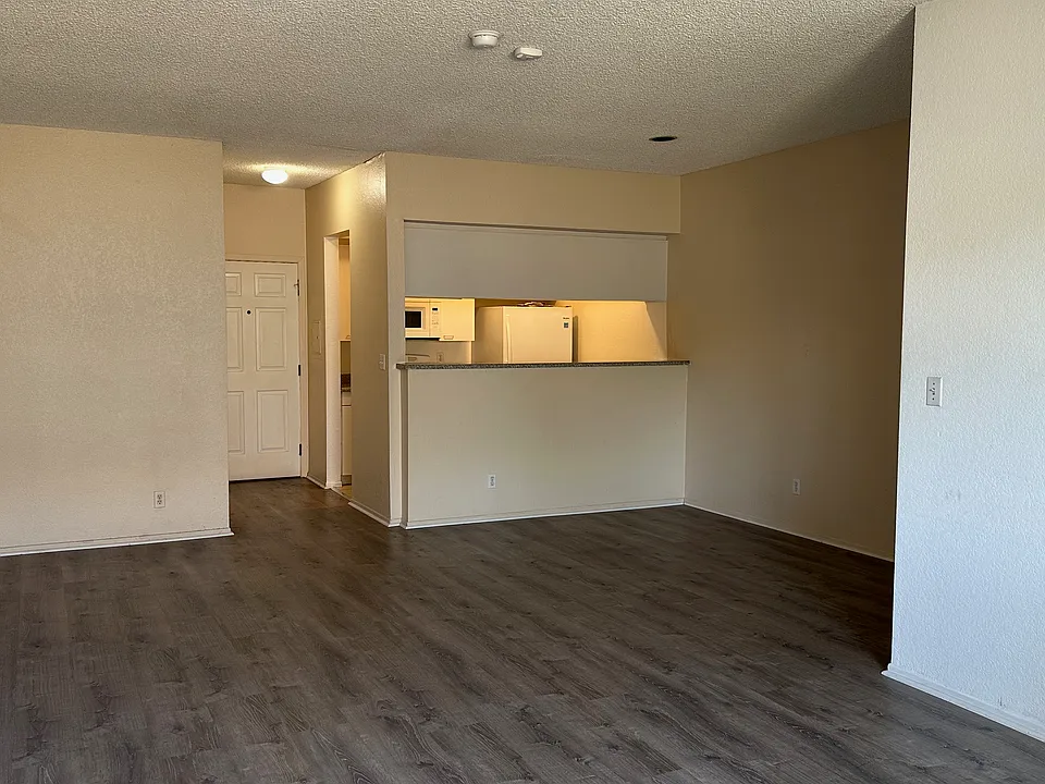 1245 N Cherokee Ave #4