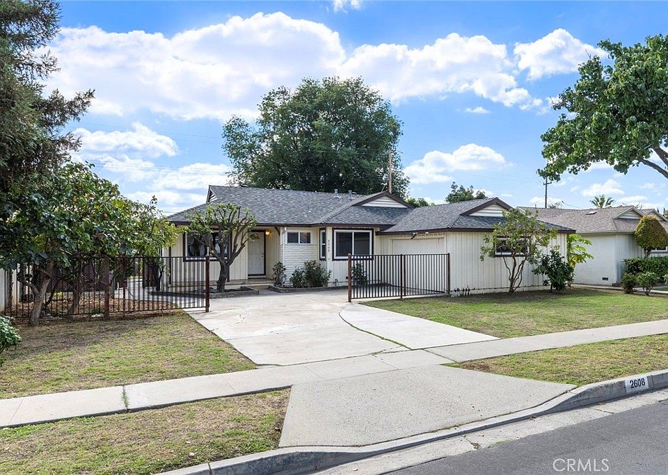 1st image of 2608 Balfour Ave