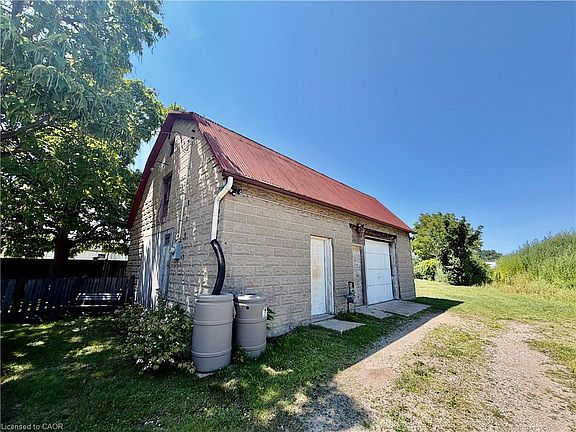 4th image of 135 Sherwood Dr