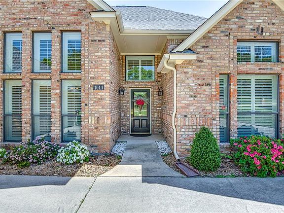 2nd image of 1511 Mission Hills Ln