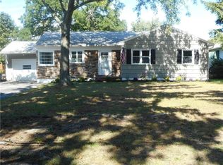 16 Baycrest Dr, Rochester, NY 14622