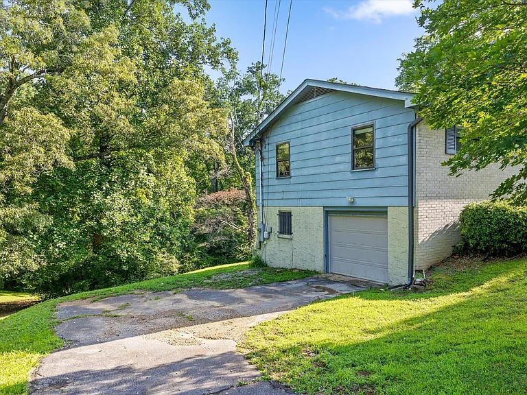 517 Randall St — Photo 23