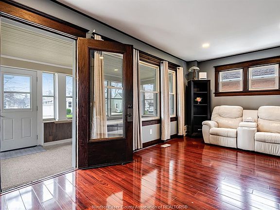 5th image of 24 Maple St