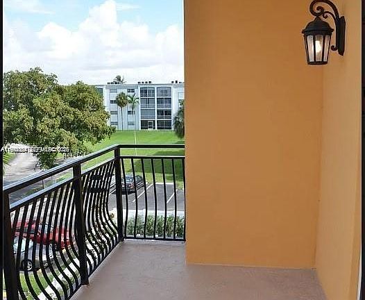 4th image of 555 E Dania Beach Blvd Unit 5