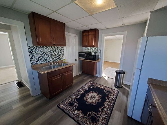 4th image of 176 Berkley Rd