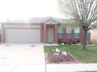 10424 Phantom Hill Rd, Fort Worth, TX 76140