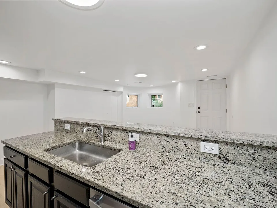 1755 T St NW #2