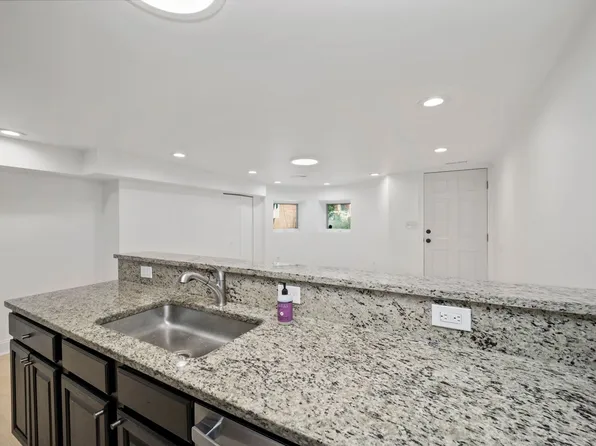 1755 T St NW APT 2, Washington, DC 20009