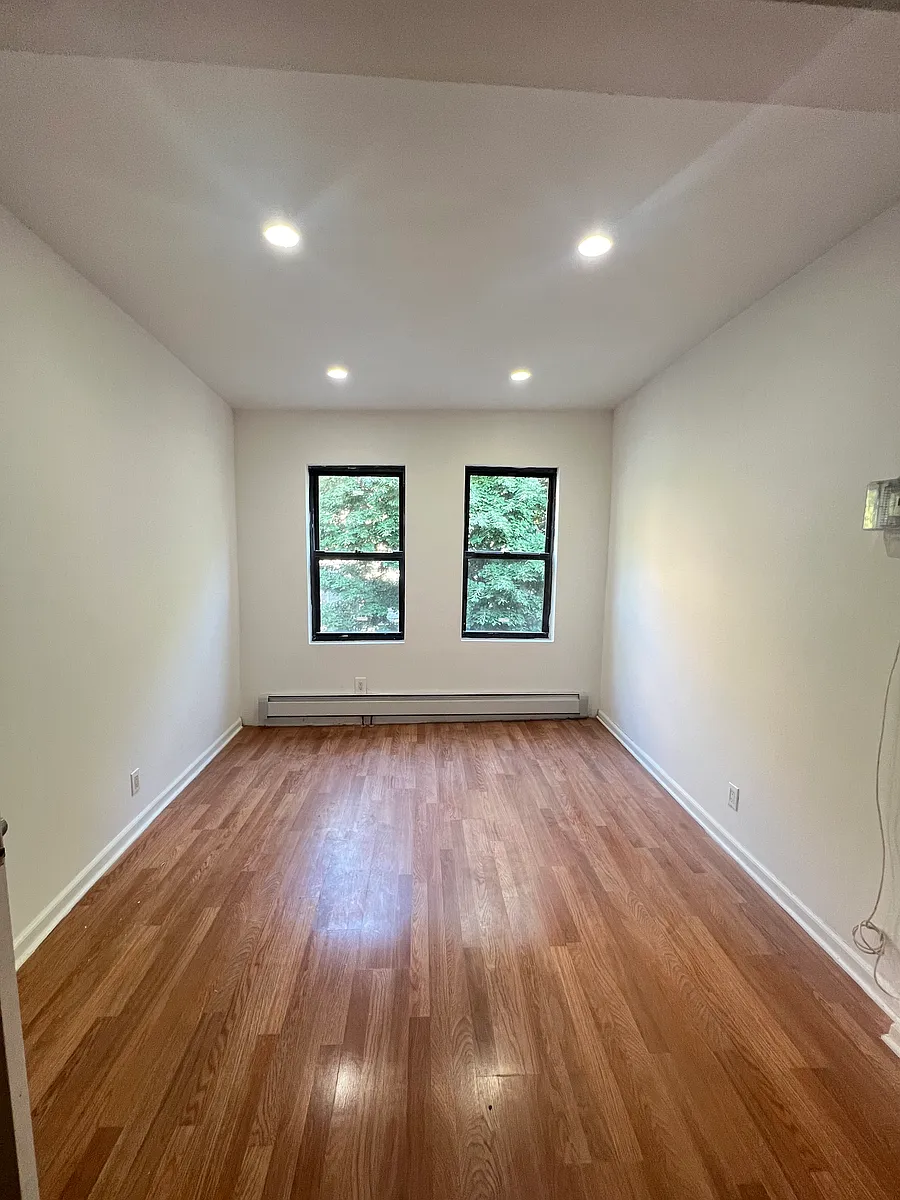 Building Photo - 70 Bay 34th St #2