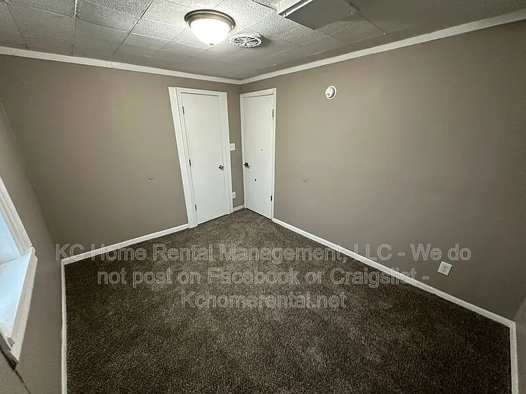 1200 E 23rd St S — Photo 18
