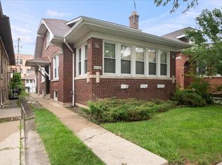 6520 N Fairfield Ave, Chicago, IL 60645
