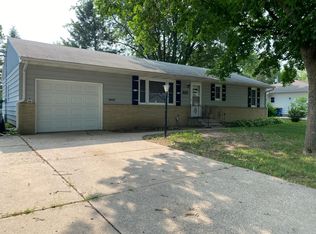 815 Prairie Ave SW, Faribault, MN 55021