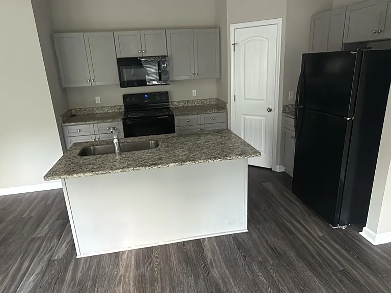 654 Pippin Dr — Photo 4