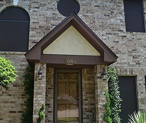 Welcome Home! Roof was just replaced by the HOA