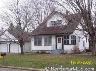 360 Pleasant Ave, Ellsworth, WI 54011