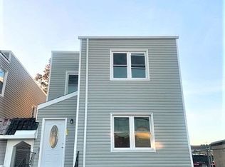 13416 234th St, Rosedale, NY 11422