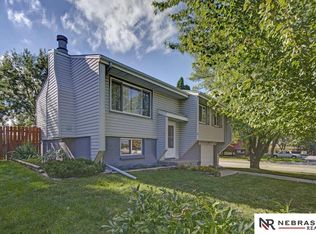6104 S 142nd St, Omaha, NE 68137