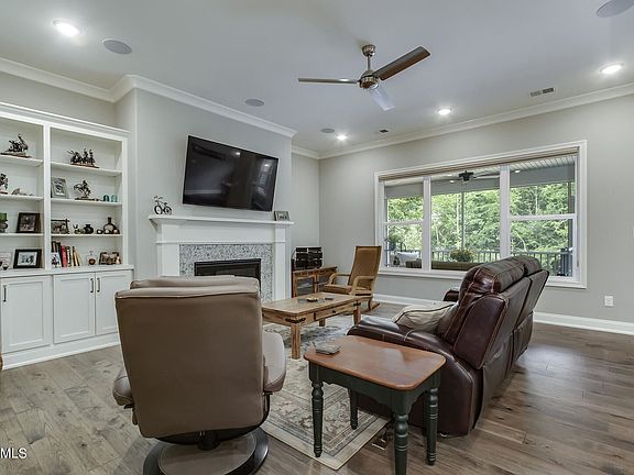 5th image of 300 Oostagala Ln
