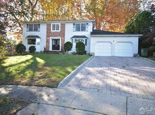 7 Defort Ct, Parlin, NJ 08859