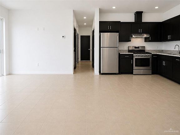5th image of 209 Rafael Dr