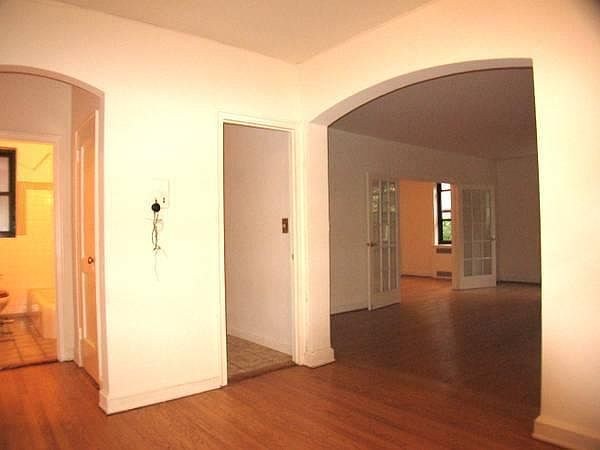 1st image of 850 2nd Ave
