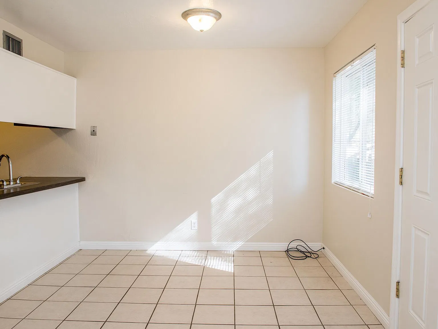 1 bed, 480 sqft, $725 — Photo 2