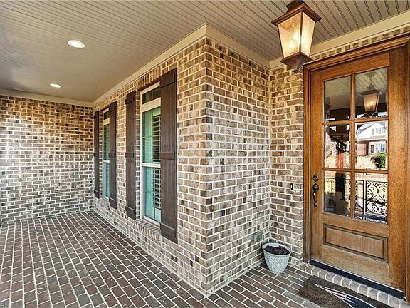 5th image of 1880 Woodstock Rd