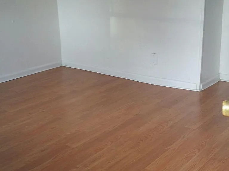 265 Bowlan St N — Photo 3