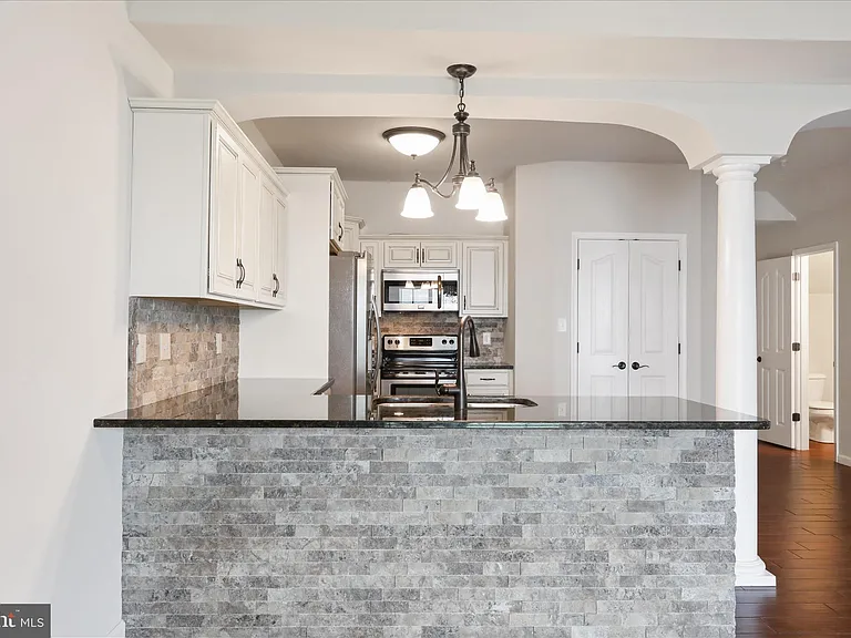 20 Delano Dr — Photo 13