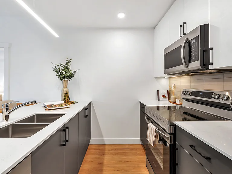 235 Wallace St — Photo 26