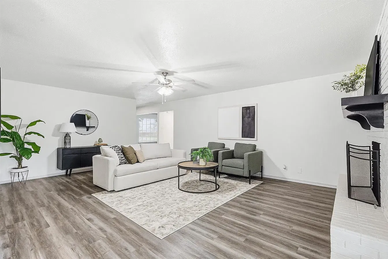 5 bed, 2893 sqft, $2,600 — Photo 3