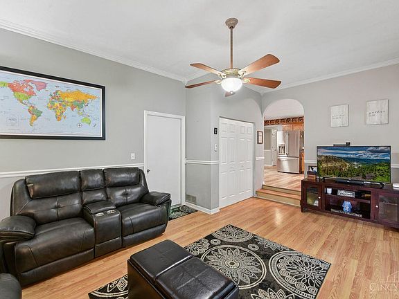 5th image of 5881 Wade Rd
