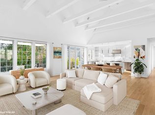 62 Dale St, Southampton, NY 11968