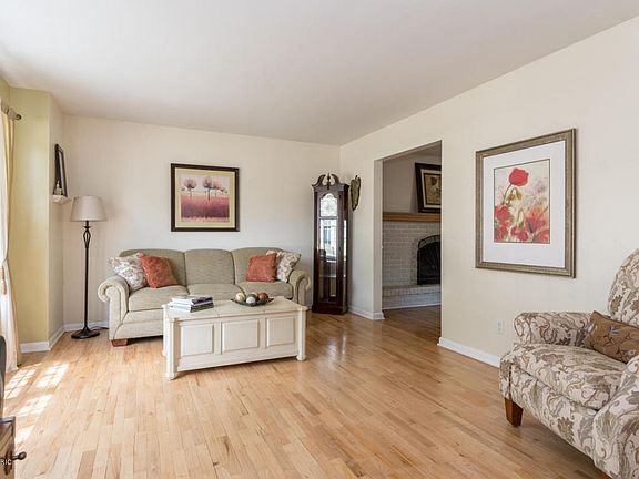 5th image of 1812 Woodland Dr