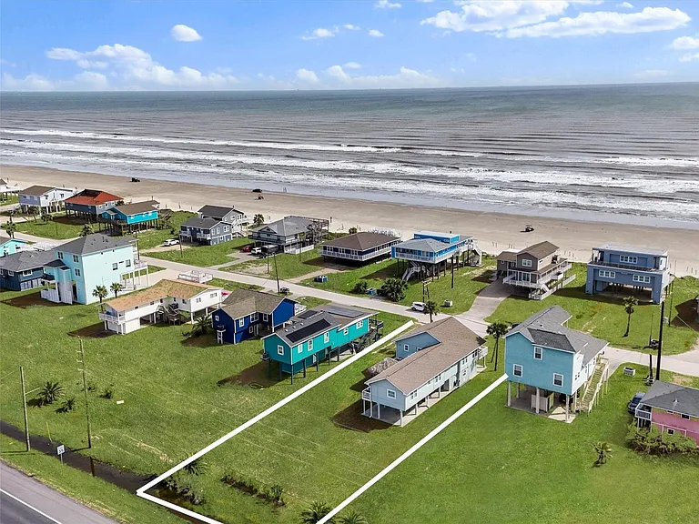 16634 Jamaica Beach Rd — Photo 1