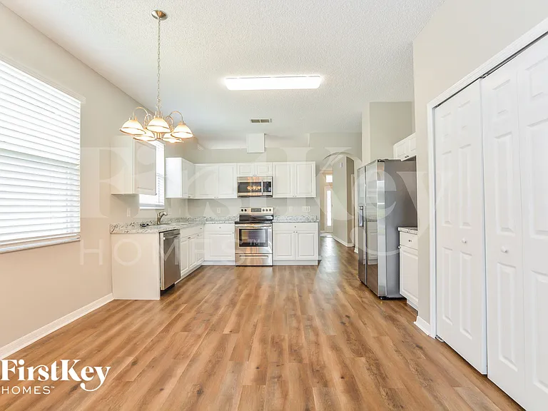 10020 Savannah Bluff Ln — Photo 5