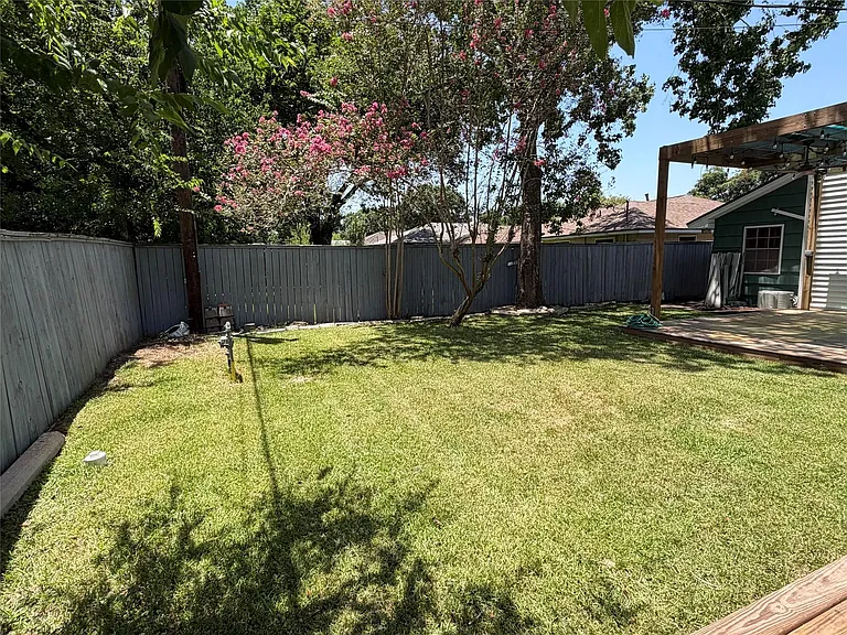 922 Hector Ave — Photo 35