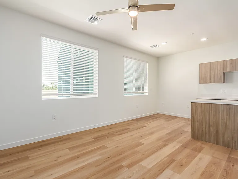 1818 W Earll Dr — Photo 60