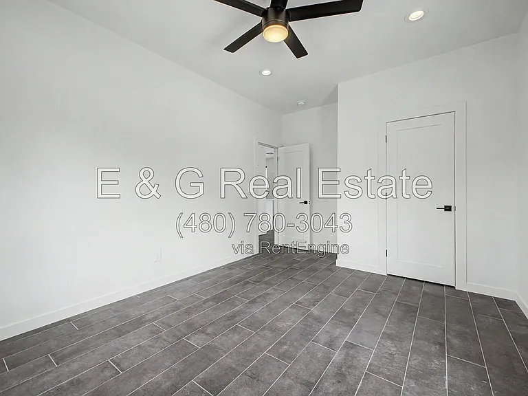 2312 E Curnow Dr — Photo 21