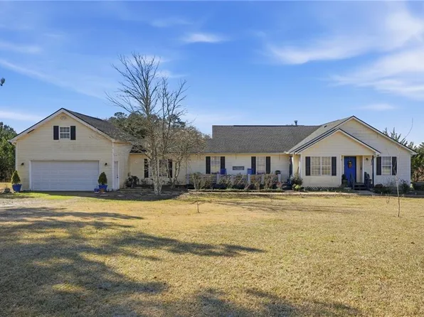 20 Apple Rd, Locust Grove, GA 30248