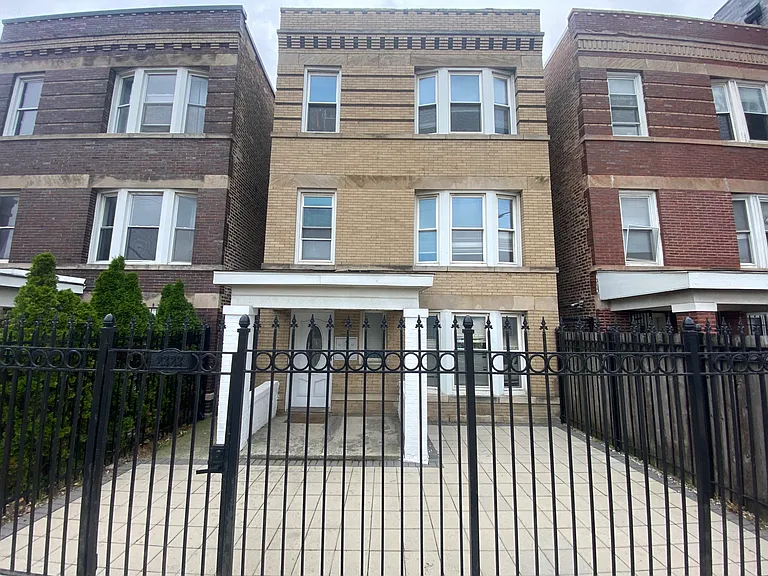 2323 W Fullerton Ave #3 — Photo 1