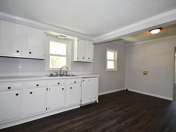 4th image of 3116 Mosley Cir