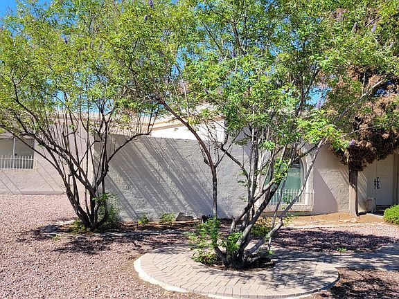3rd image of 325 W MODESTO Drive