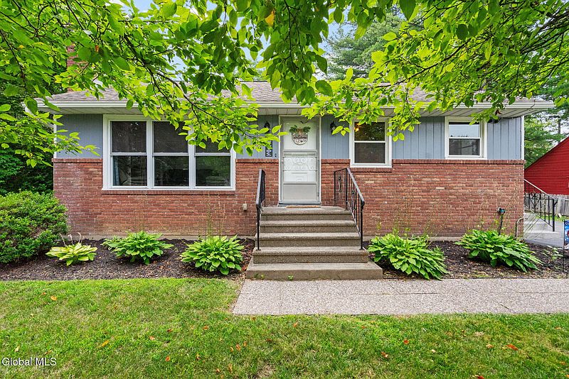 2nd image of 2303 Balltown Road